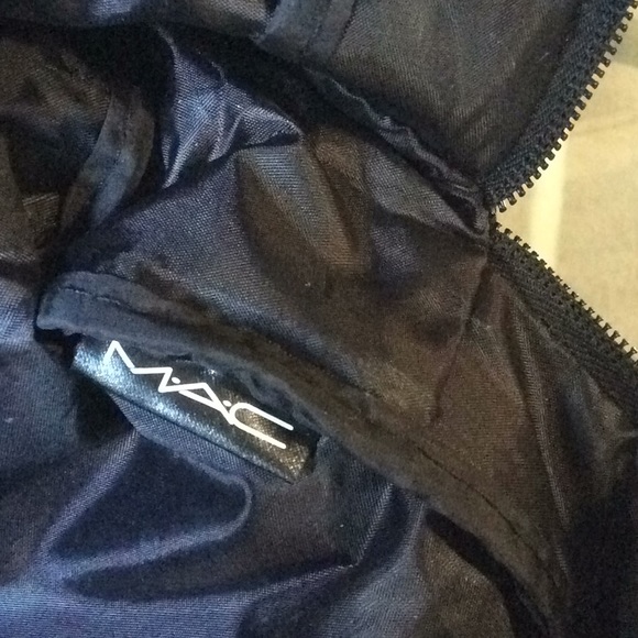 Mac cosmetics bag - Picture 6 of 7